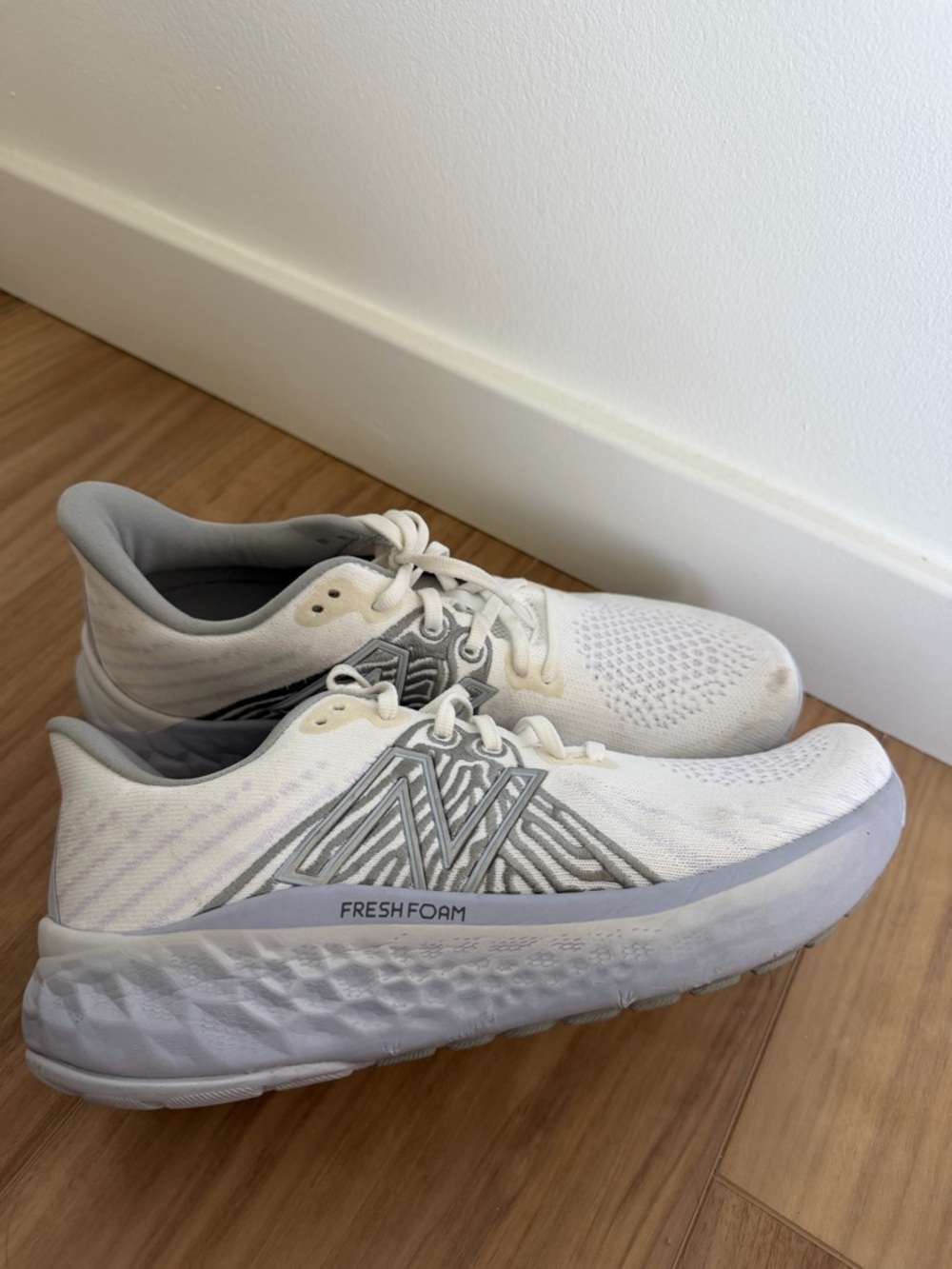 New Balance Women's White and Gray Fresh Foam Running Shoes - Picture 2 of 4